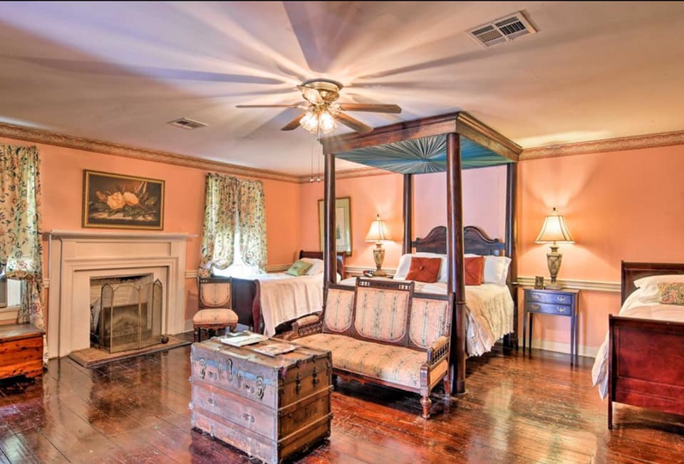 Desert Plantation bedroom